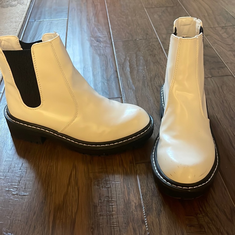 White booties forever 21